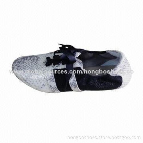 Women's Casual Trainer Shoe, black lace, round toe, foldable leather insole, rubber sole